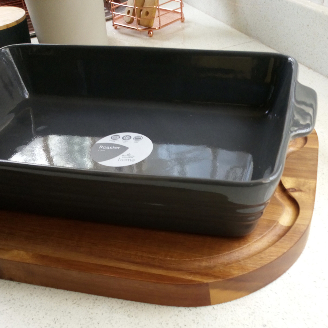 Morrisons Ceramic Rectangular Roaster - 31 Cm Morrisons Ceramic Rectangular Roaster - 31 Cm