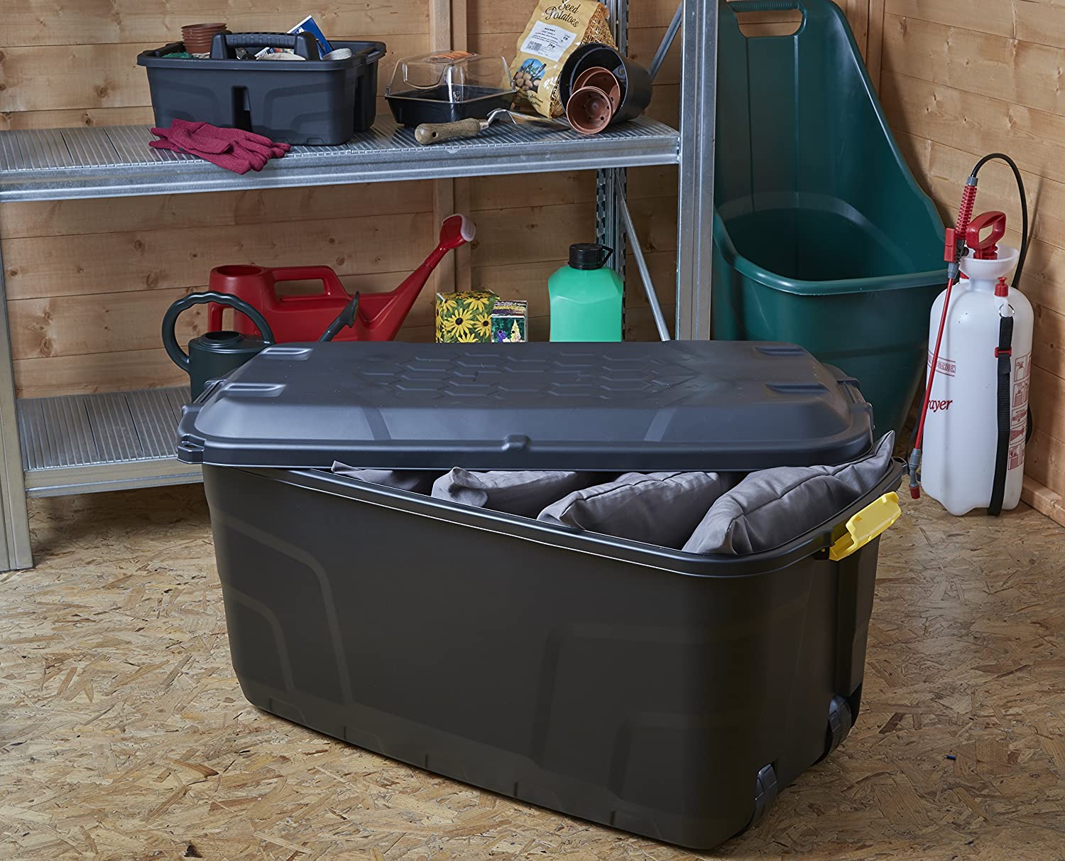 Strata Extra Large Mobile Heavy Duty Storage Container with Padlock Holes - 145 Litres - Image 4